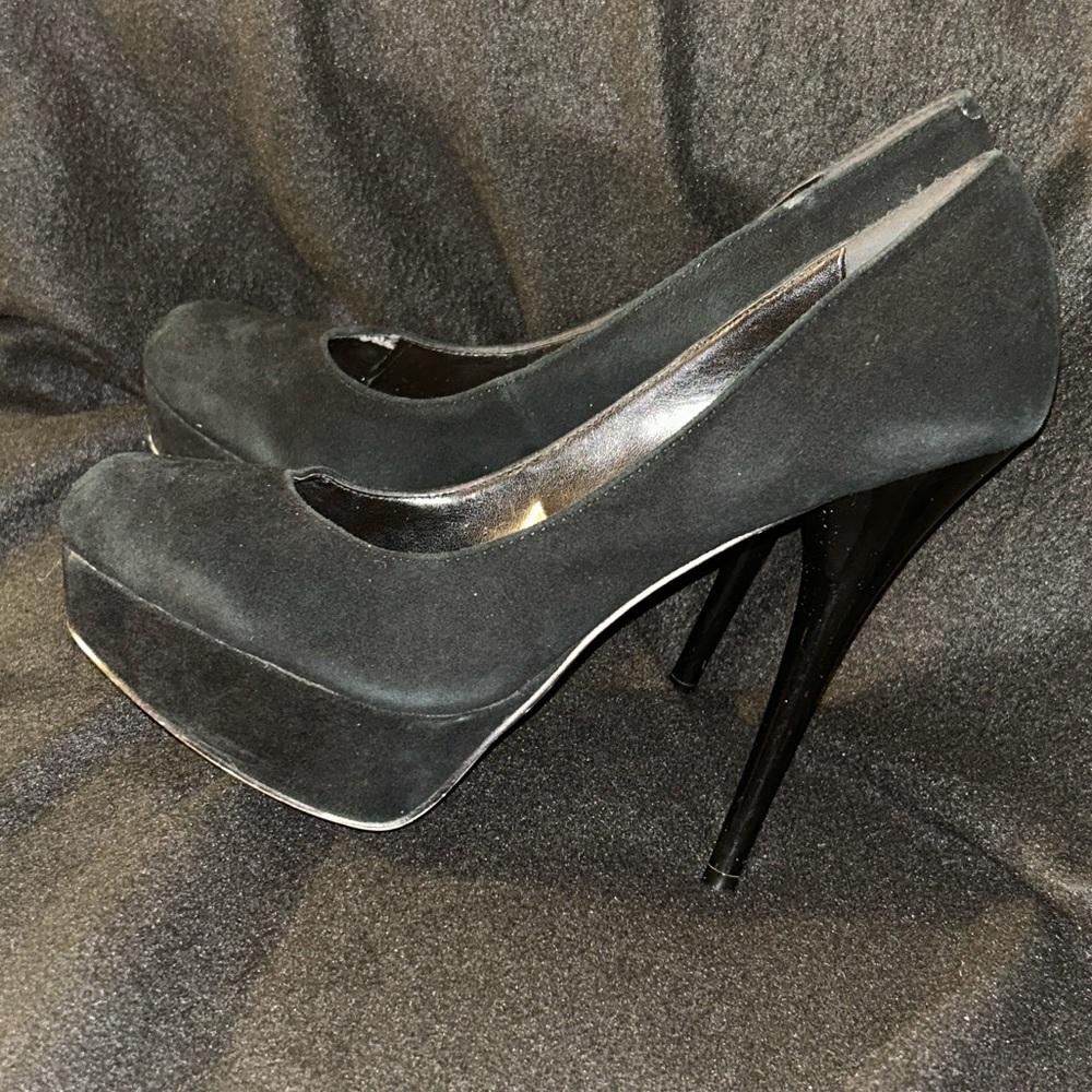 Steve Madden Classic Black Heels